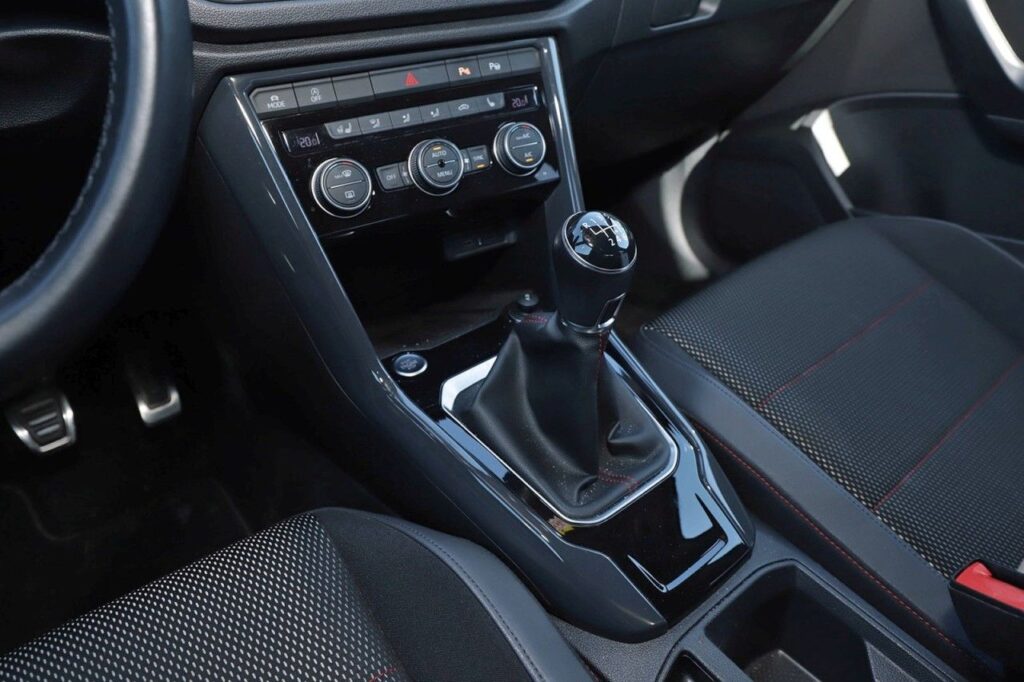 Volkswagen T-Roc Exposé-Bild 14