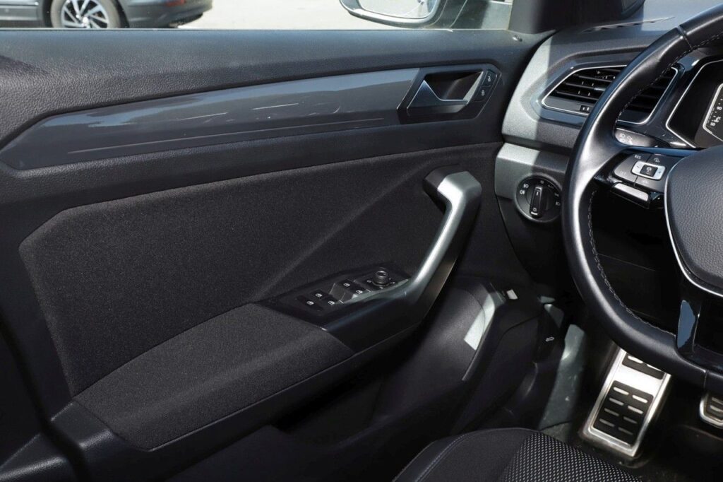 Volkswagen T-Roc Exposé-Bild 15