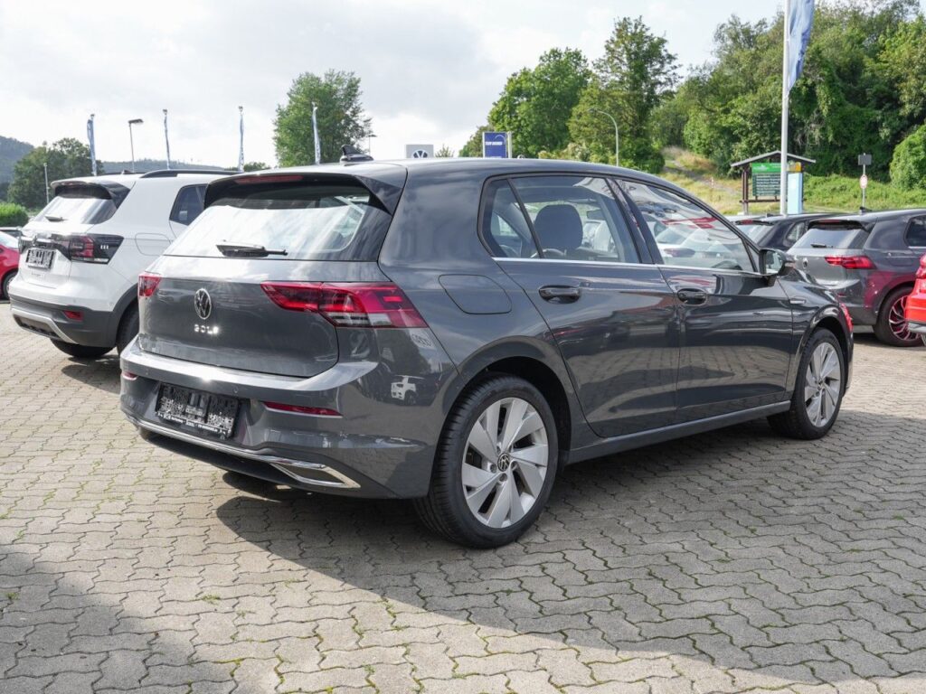 Volkswagen Golf Exposé-Bild 3