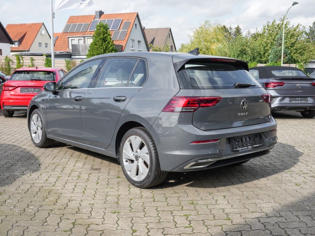 Volkswagen Golf Exposé-Bild 4