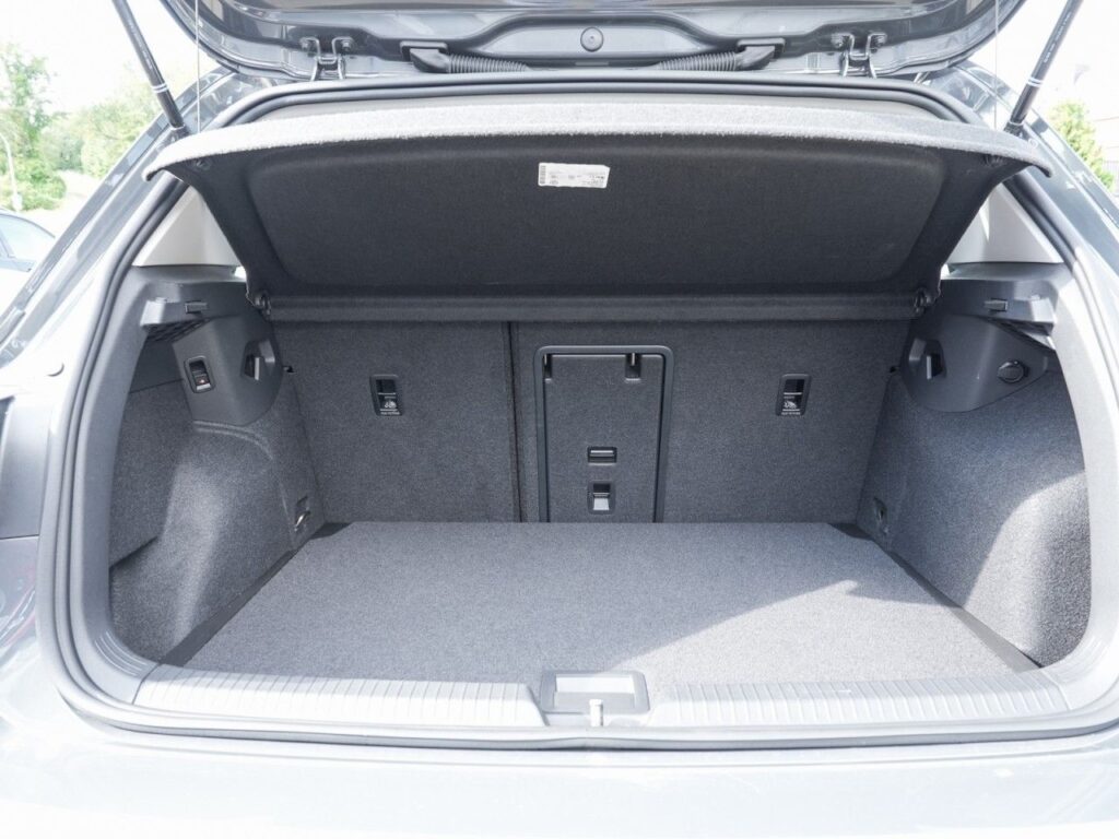 Volkswagen Golf Exposé-Bild 6