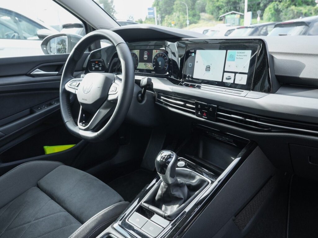 Volkswagen Golf Exposé-Bild 8