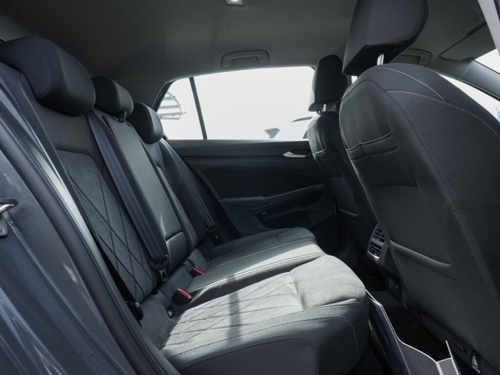 Volkswagen Golf Exposé-Bild 9