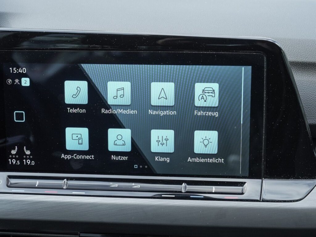 Volkswagen Golf Exposé-Bild 13