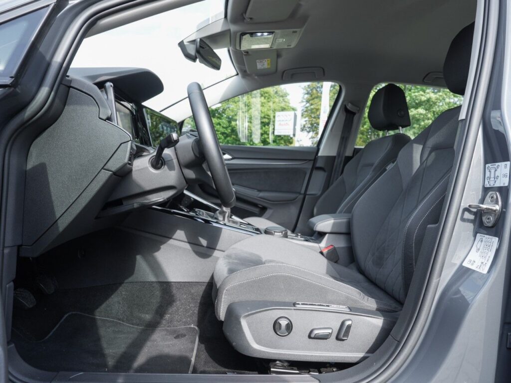 Volkswagen Golf Exposé-Bild 15