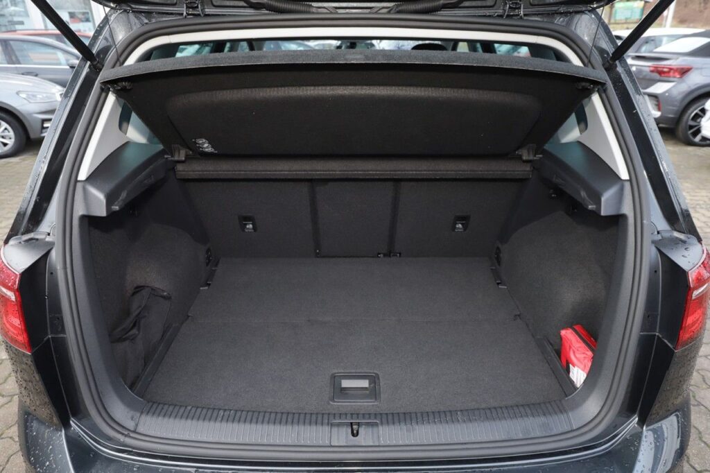 Volkswagen Golf Sportsvan Exposé-Bild 6