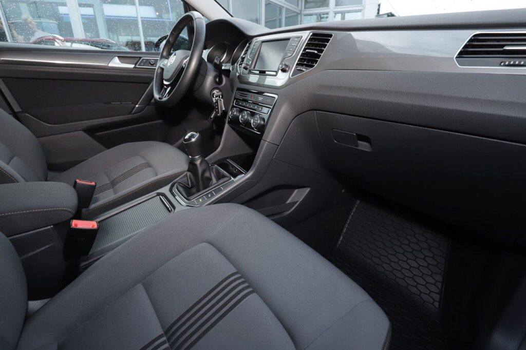 Volkswagen Golf Sportsvan Exposé-Bild 8