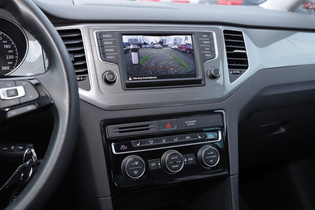 Volkswagen Golf Sportsvan Exposé-Bild 15