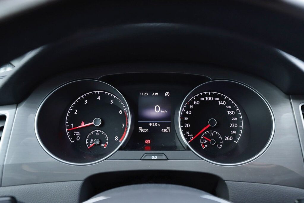 Volkswagen Golf Sportsvan Exposé-Bild 16