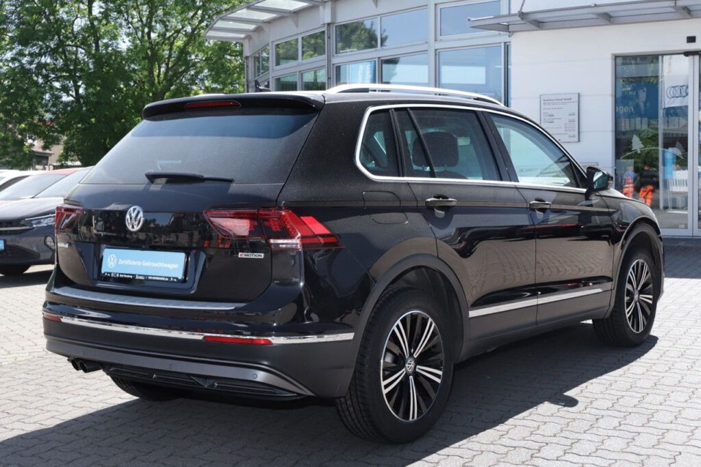 Volkswagen Tiguan Exposé-Bild 3