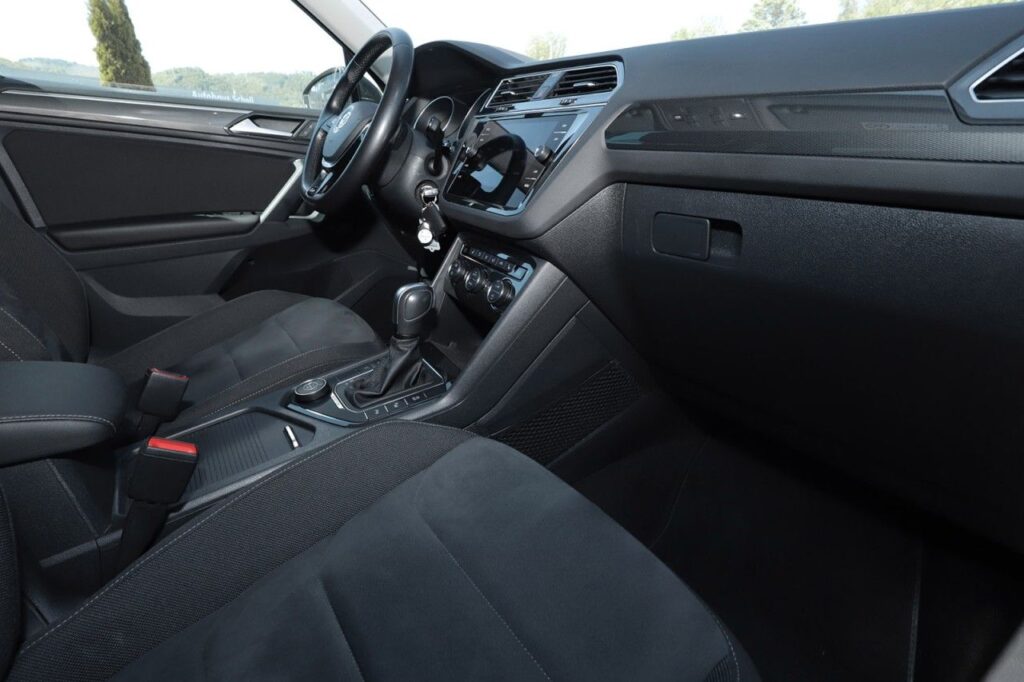 Volkswagen Tiguan Exposé-Bild 8