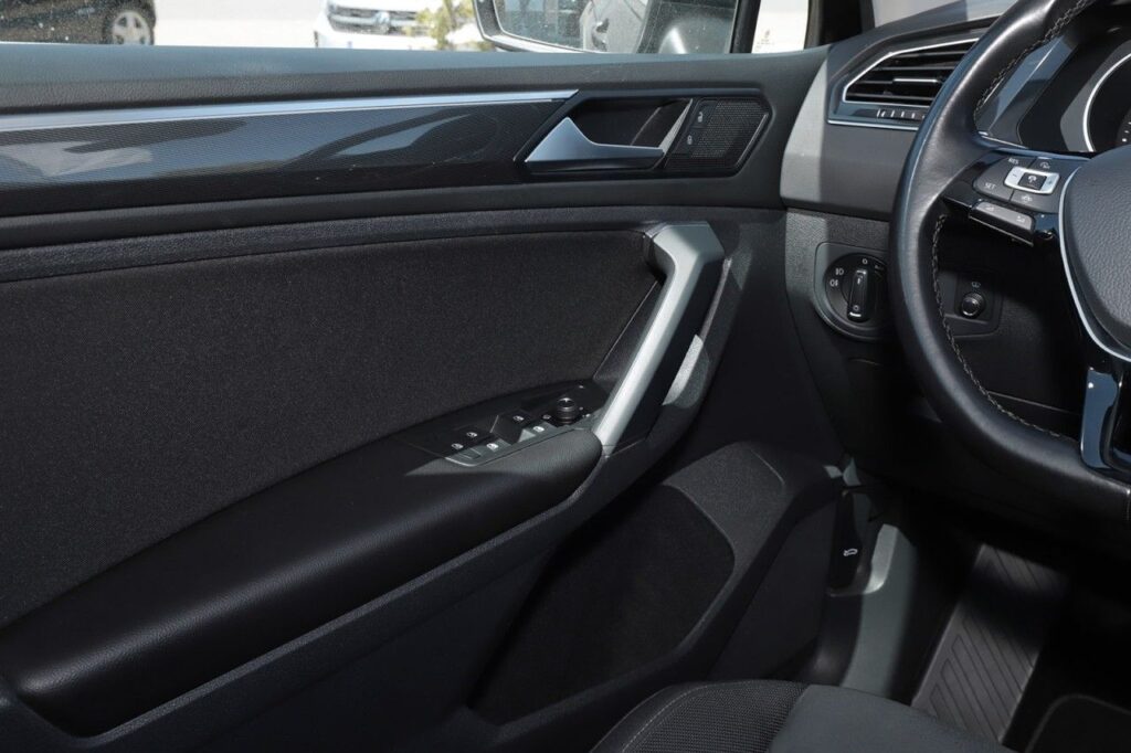 Volkswagen Tiguan Exposé-Bild 16