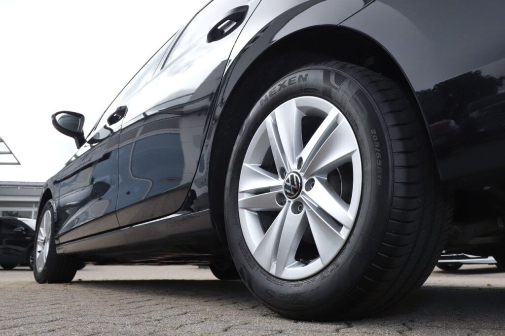 Volkswagen Golf Exposé-Bild 5