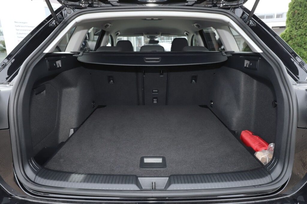 Volkswagen Golf Exposé-Bild 6