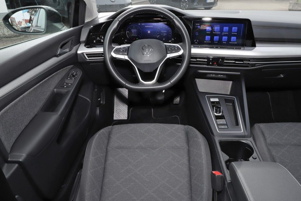 Volkswagen Golf Exposé-Bild 11