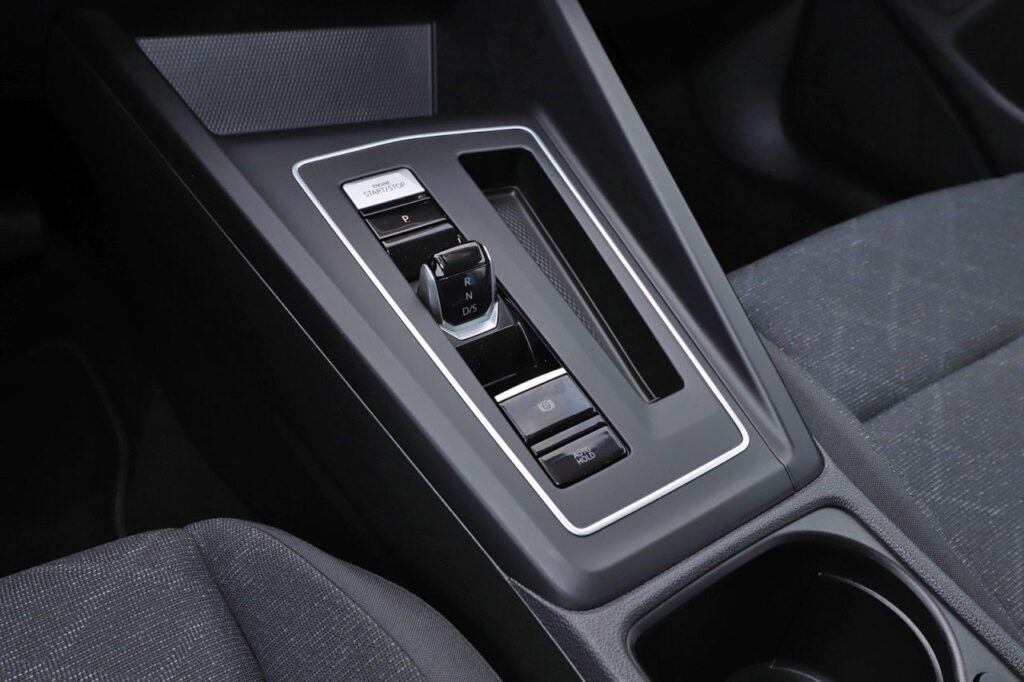 Volkswagen Golf Exposé-Bild 14