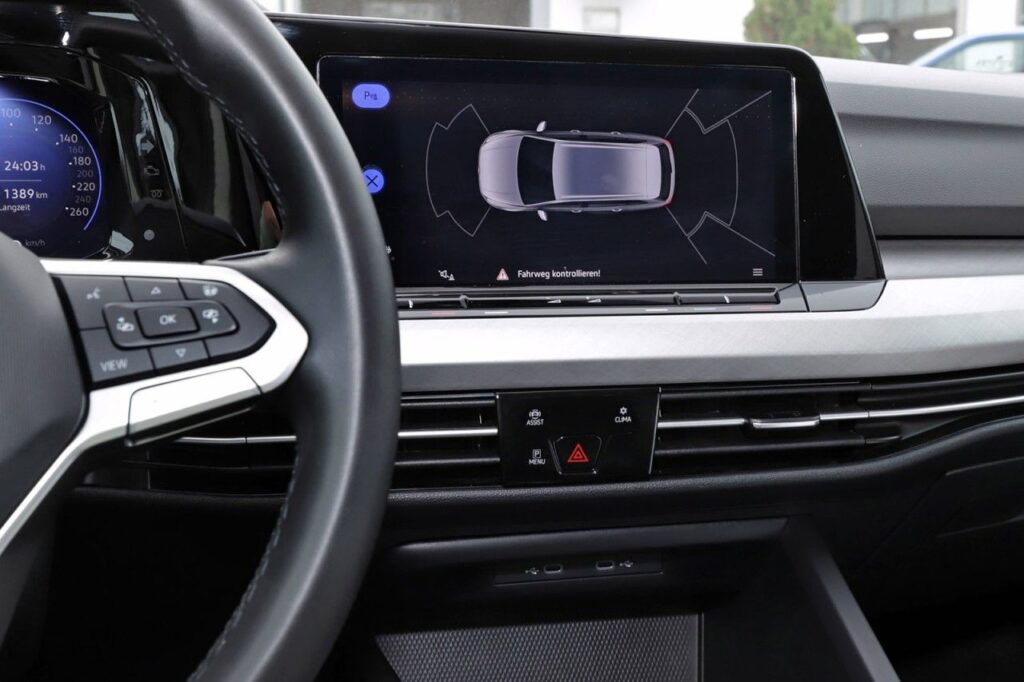 Volkswagen Golf Exposé-Bild 15