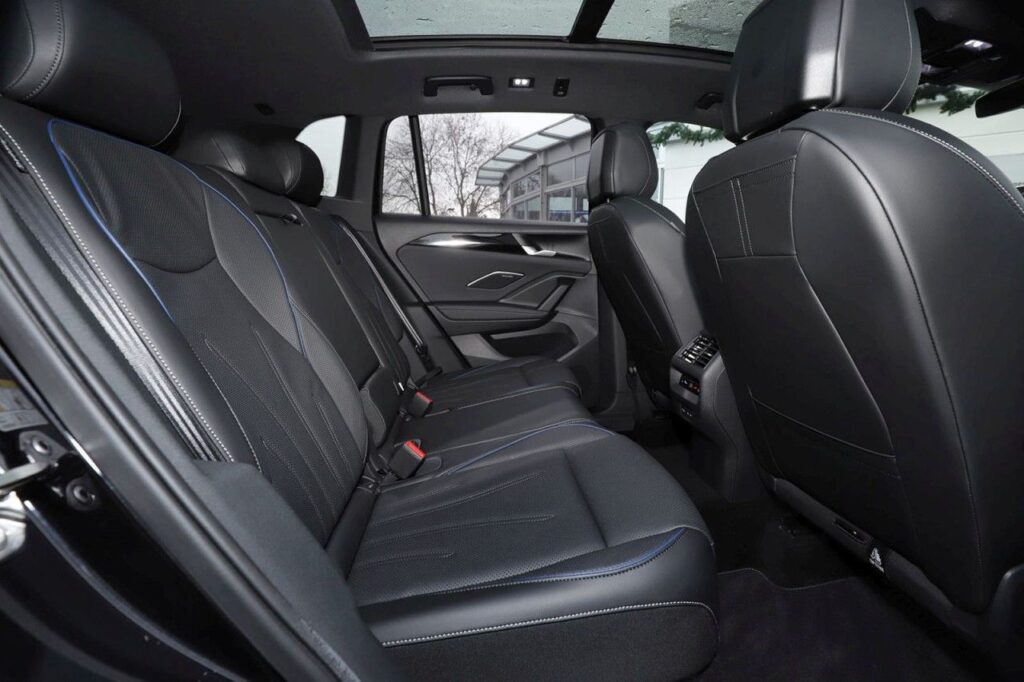 Volkswagen Tiguan Exposé-Bild 9