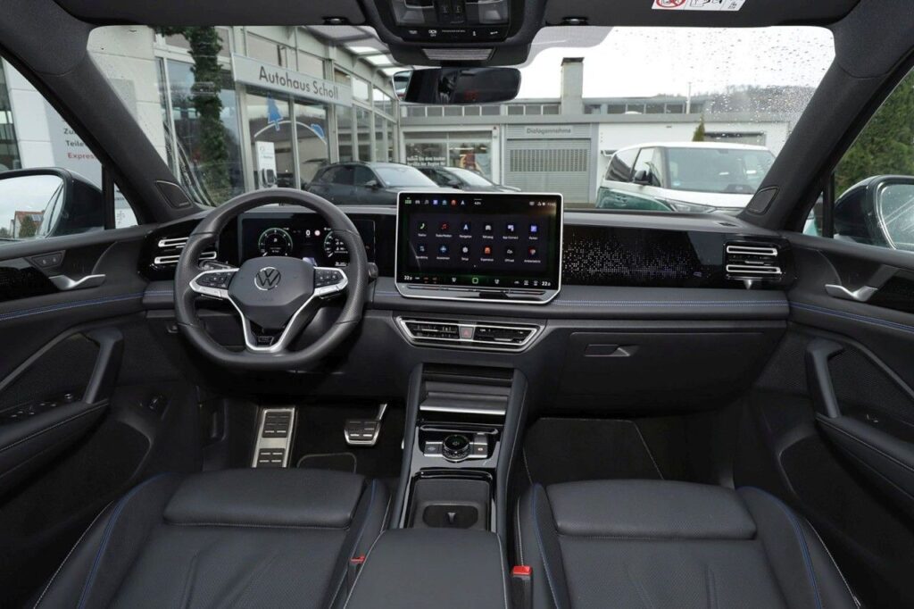 Volkswagen Tiguan Exposé-Bild 10