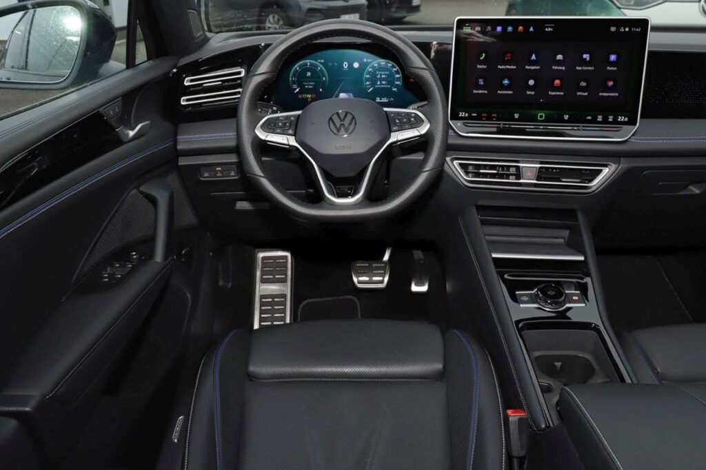 Volkswagen Tiguan Exposé-Bild 11