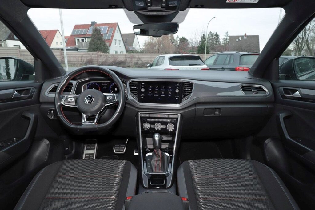 Volkswagen T-Roc Exposé-Bild 10