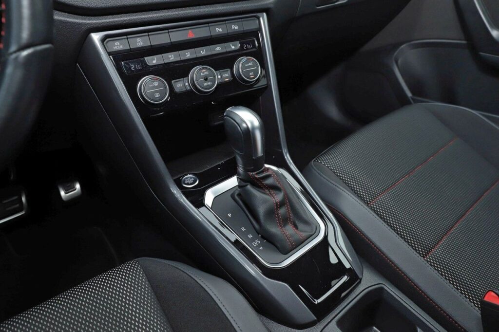 Volkswagen T-Roc Exposé-Bild 13