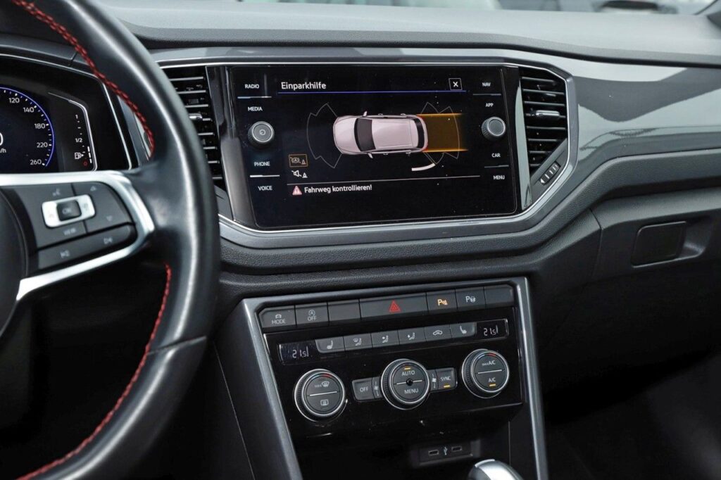 Volkswagen T-Roc Exposé-Bild 14