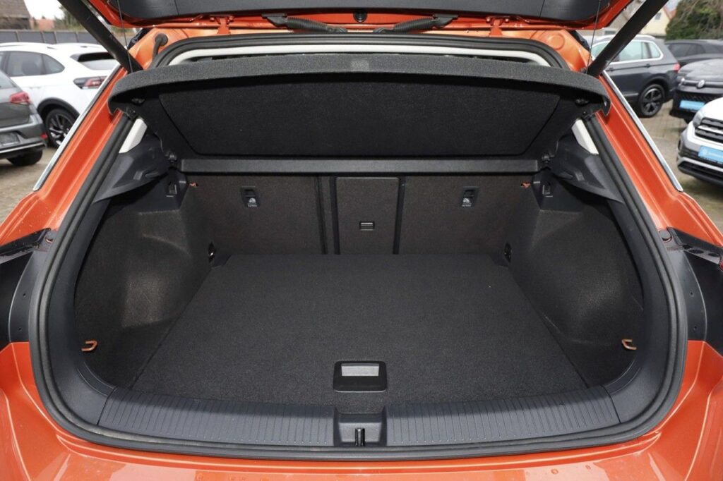 Volkswagen T-Roc Exposé-Bild 6