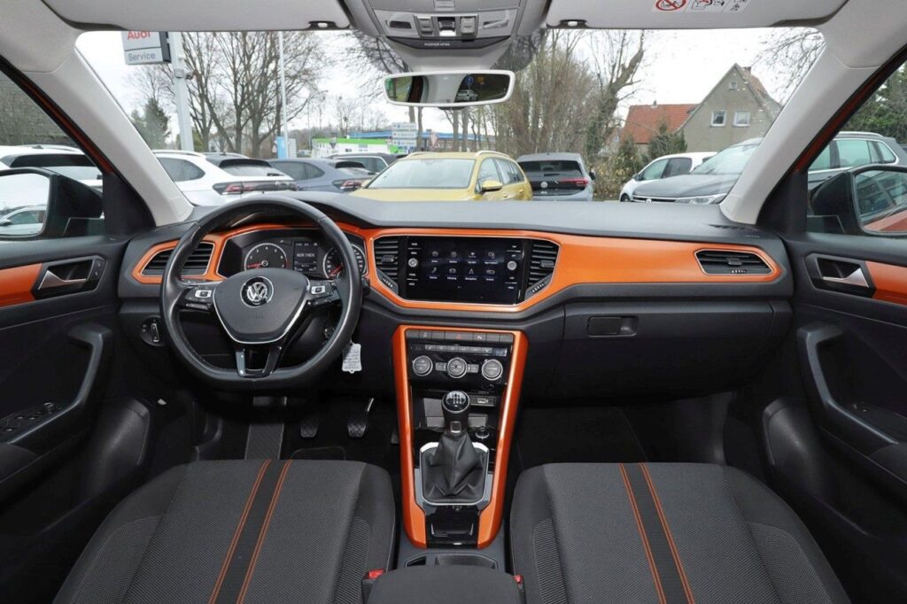 Volkswagen T-Roc Exposé-Bild 10