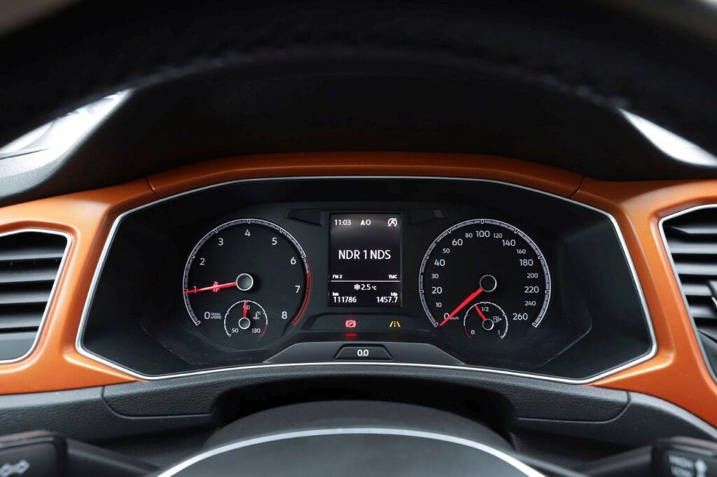 Volkswagen T-Roc Exposé-Bild 16