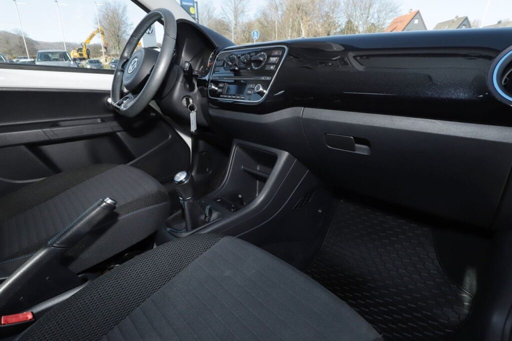 Volkswagen up! Exposé-Bild 8