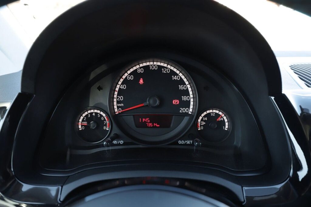 Volkswagen up! Exposé-Bild 16