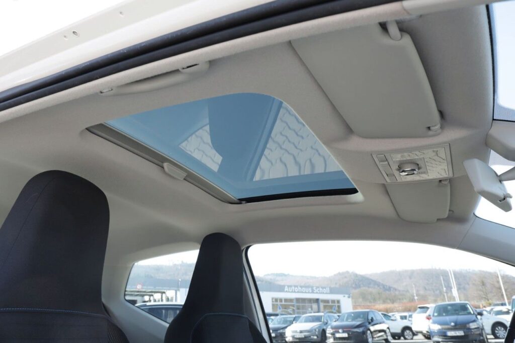 Volkswagen up! Exposé-Bild 17