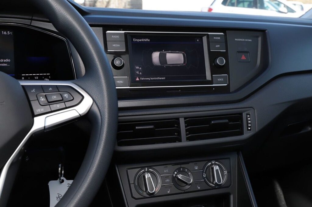 Volkswagen Polo Exposé-Bild 15