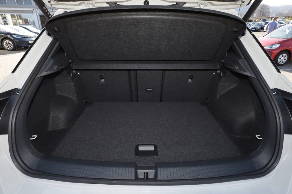Volkswagen T-Roc Exposé-Bild 6