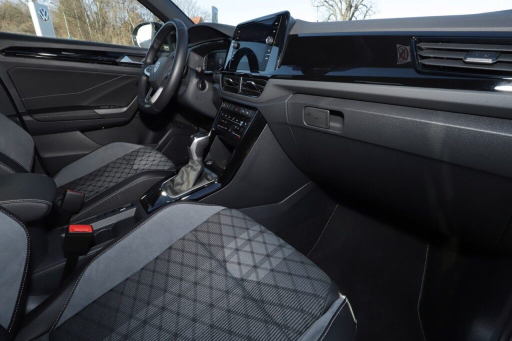 Volkswagen T-Roc Exposé-Bild 8
