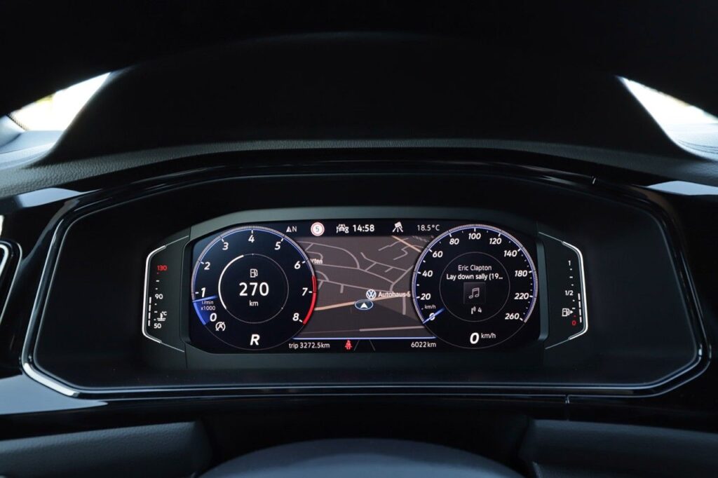 Volkswagen T-Roc Exposé-Bild 16