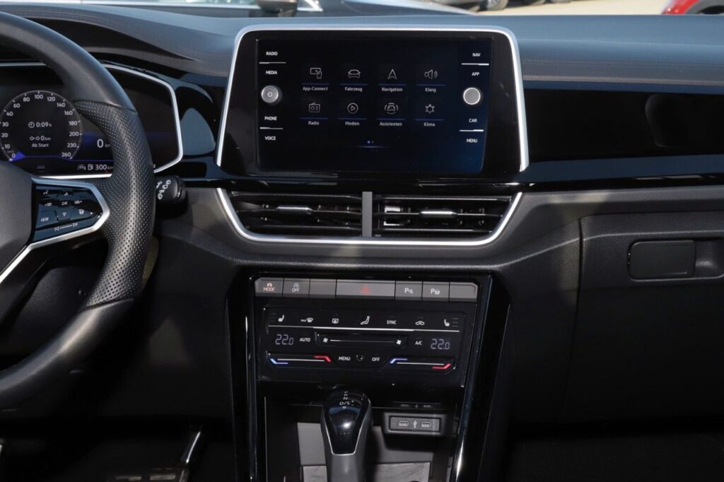 Volkswagen T-Roc Exposé-Bild 12