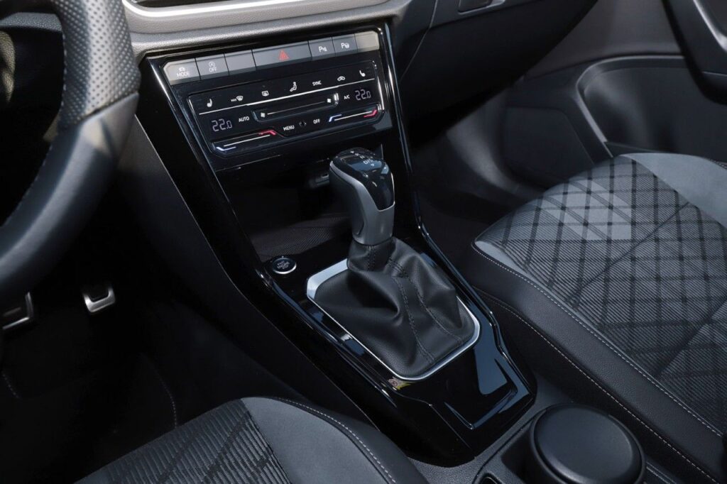 Volkswagen T-Roc Exposé-Bild 14