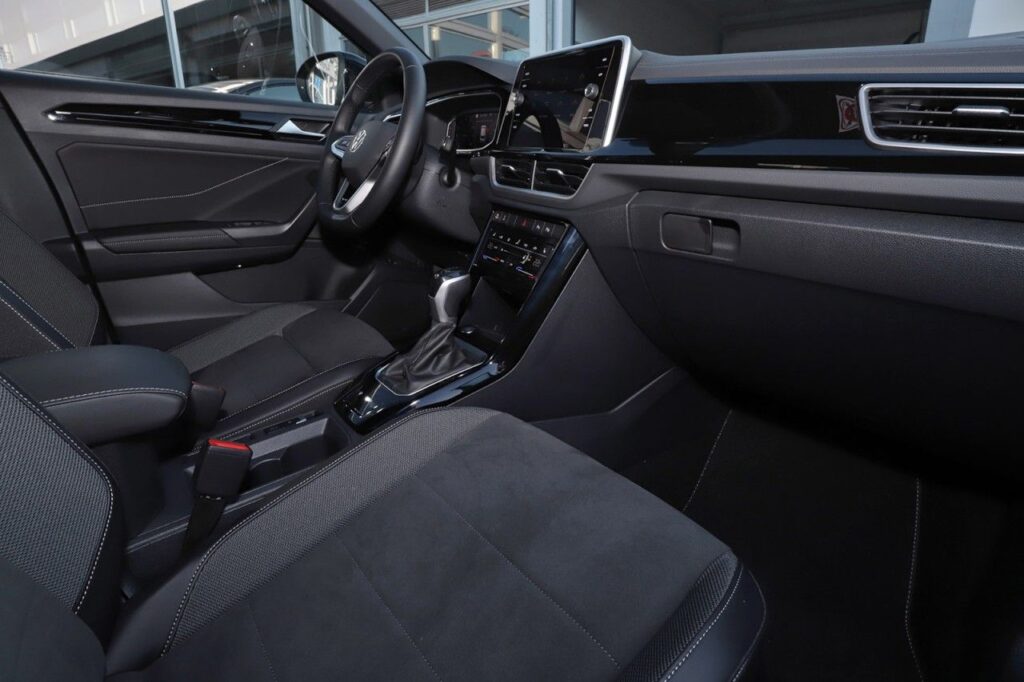 Volkswagen T-Roc Exposé-Bild 8