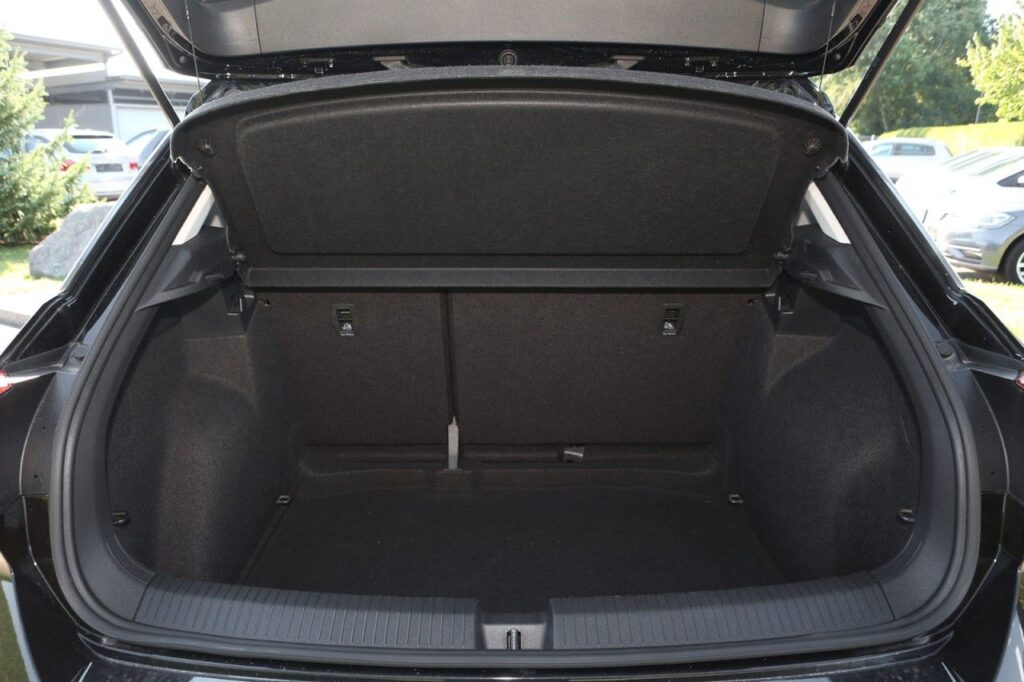 Volkswagen T-Roc Exposé-Bild 6
