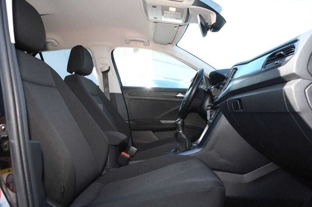 Volkswagen T-Roc Exposé-Bild 7