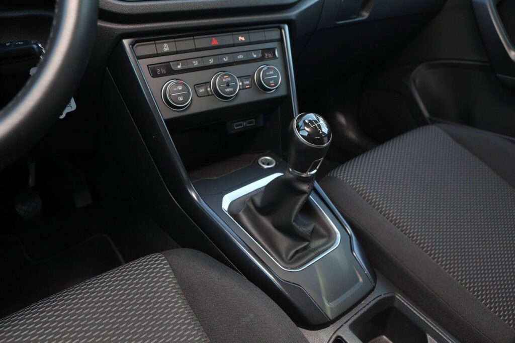 Volkswagen T-Roc Exposé-Bild 14