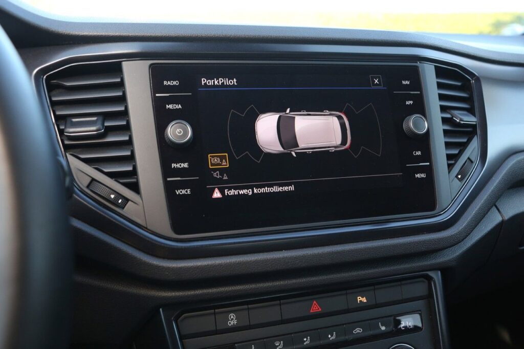 Volkswagen T-Roc Exposé-Bild 15