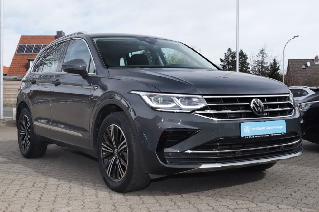 Volkswagen Tiguan Exposé-Bild 2