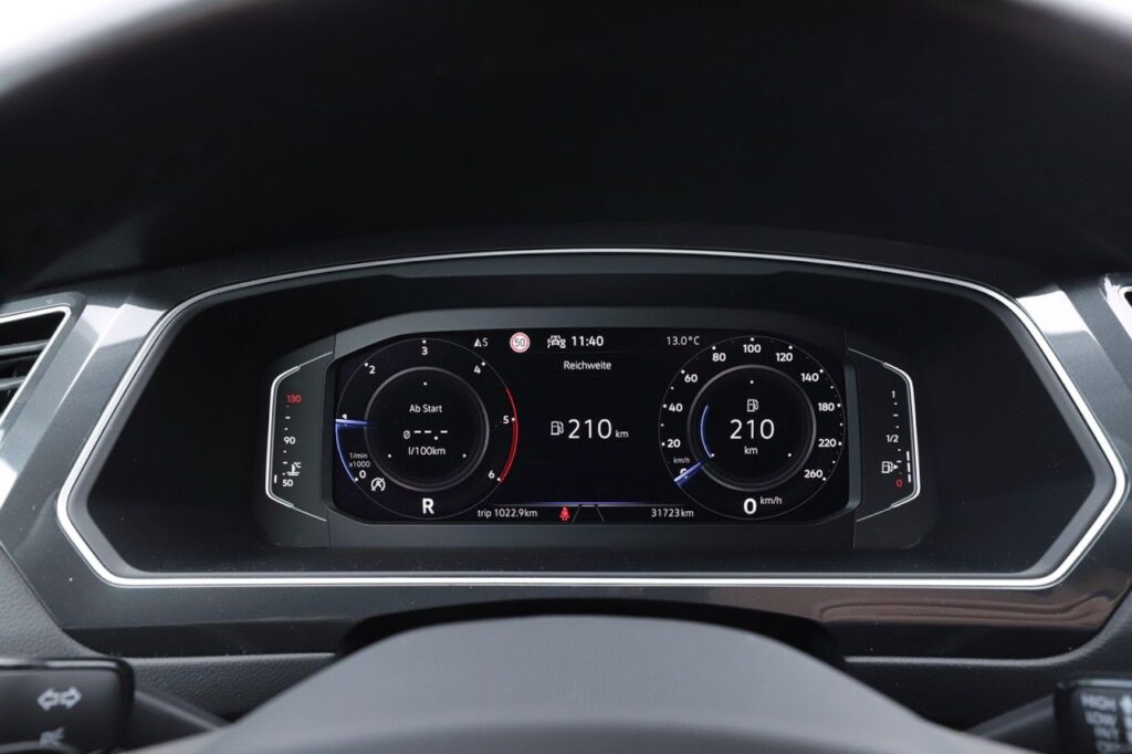 Volkswagen Tiguan Exposé-Bild 14