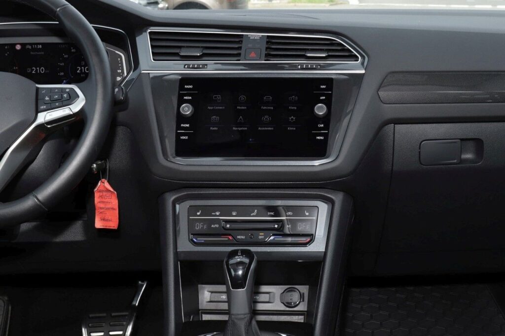 Volkswagen Tiguan Exposé-Bild 16