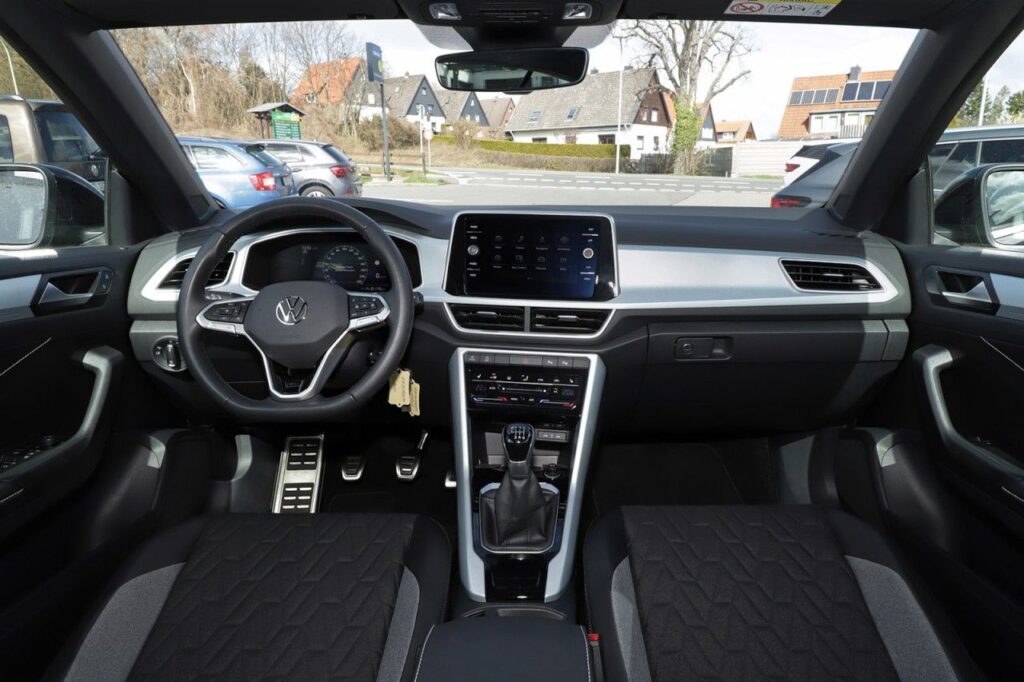 Volkswagen T-Roc Exposé-Bild 10