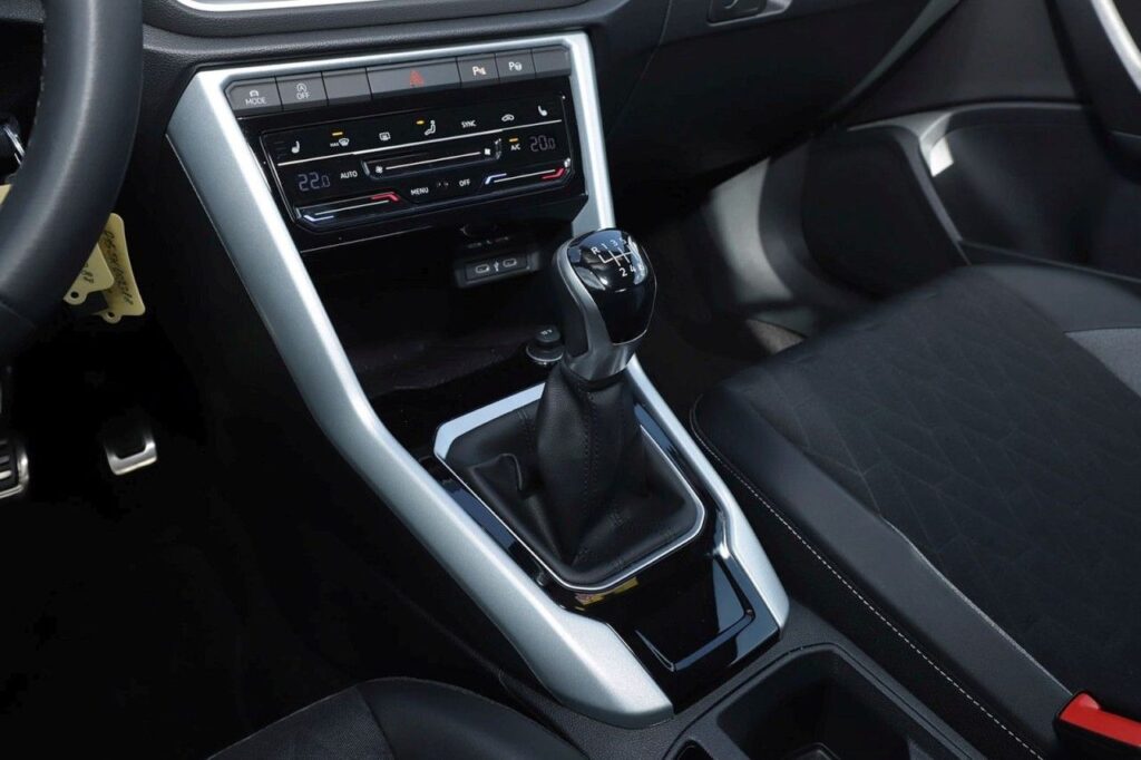 Volkswagen T-Roc Exposé-Bild 13