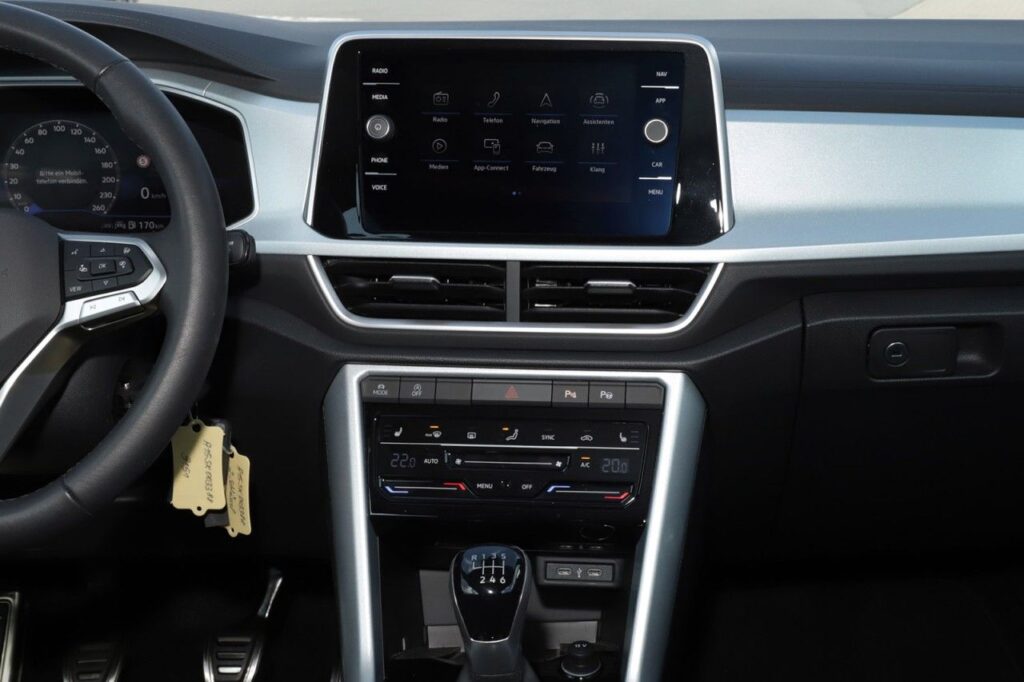 Volkswagen T-Roc Exposé-Bild 16